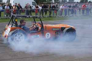 Paul Dudley demonstrates how to increase tyre life.