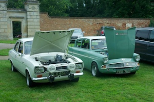 Jim Dudley's Escort and Paul Dudley's Anglia