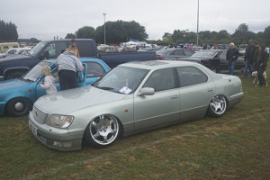 This is what the wheel is (sort of) attached to.